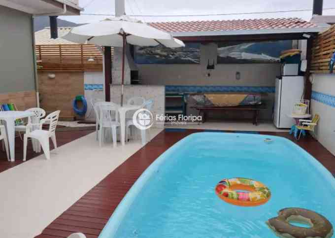 Casa com 6 quartos com piscina Churrasqueira Mesa de Sinuca e Pebolim - REF 366