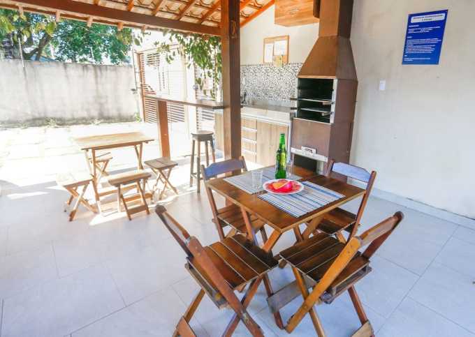 AP 2 quartos com piscina e churrasqueira na Praia Taperapuan Porto Seguro