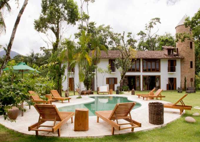 Camburi Inn | 10 Suites with air conditioning | Pool | Charming house