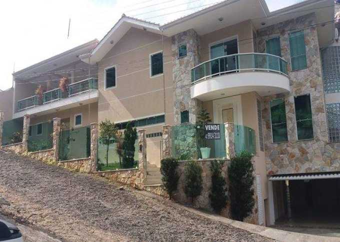 Temporada Casa com 3 suítes, piscina e vista para o mar