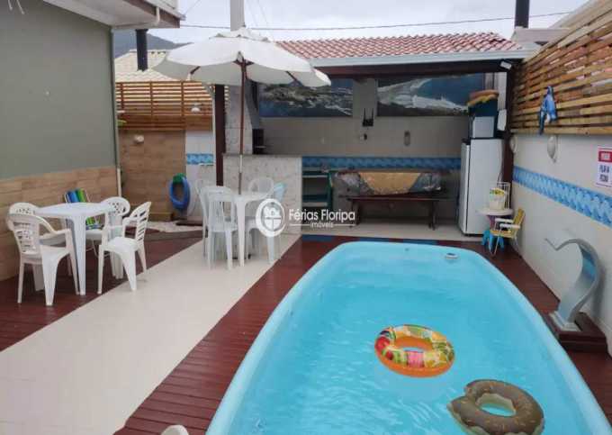 Casa com 6 quartos com piscina Churrasqueira Mesa de Sinuca e Pebolim - REF 366