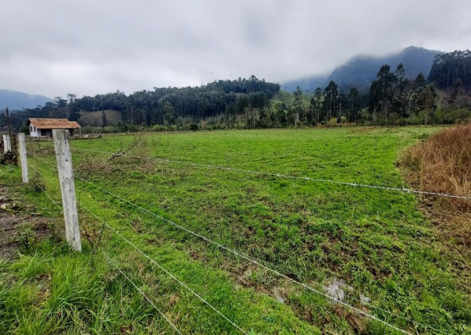 Ótimo Sítio à Venda com 14 hectares Semi Plano em Santa Catarina