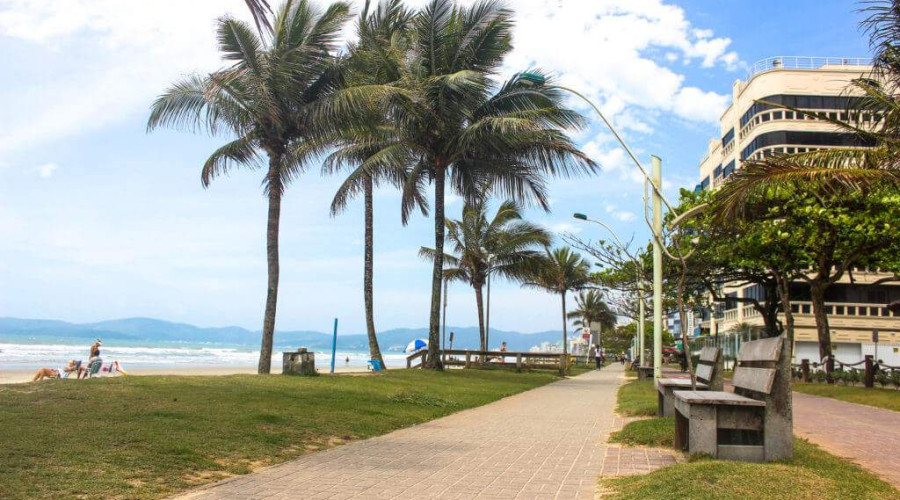 What is the best site to rent in Itapema, Santa Catarina?