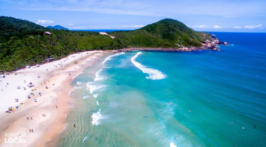 Everything about Praia do Rosa, one of the most beautiful in Brazil