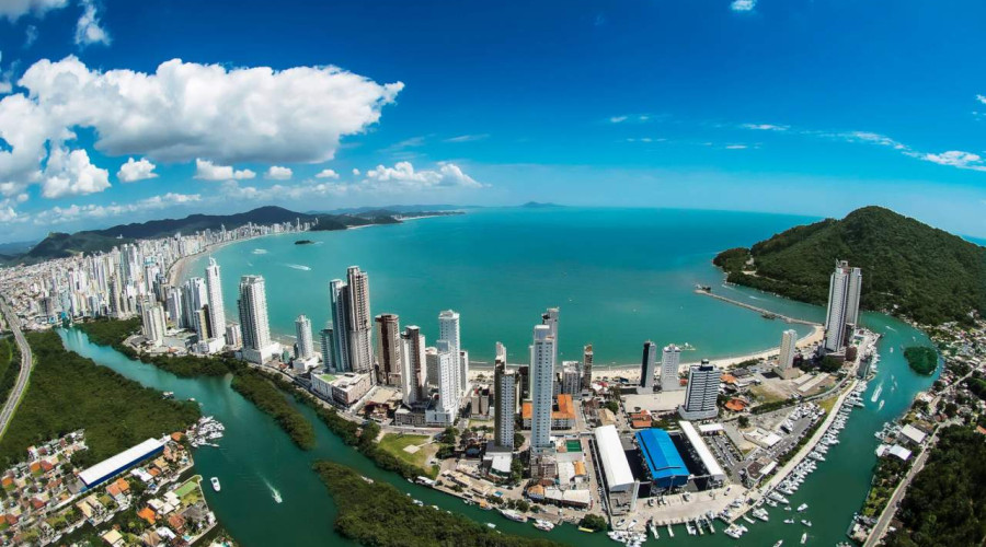 Where to Buy Souvenirs and Gifts in Balneário Camboriú