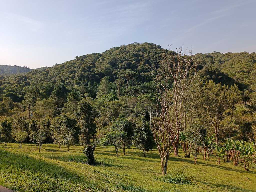 Sítio Encantador: Piscina, Trilhas e Rio com Vista Panorâmica - Sit0007