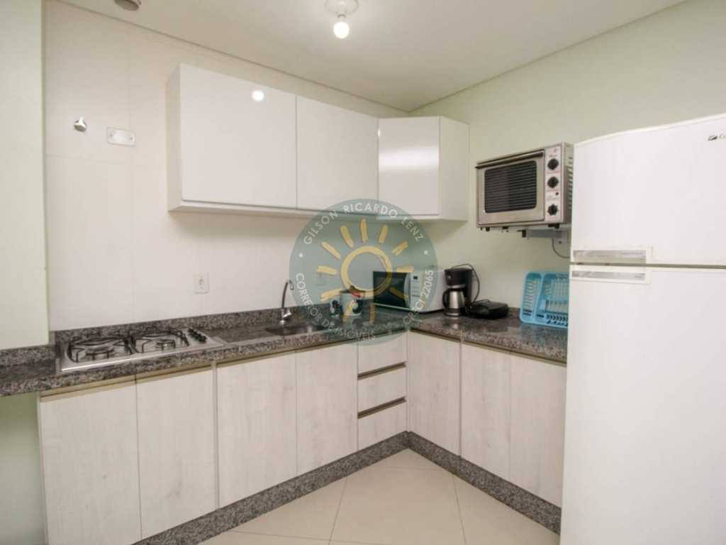 Apartamento com 2 suítes e vista para o mar na praia de Quatro Ilhas em Bombinhas.