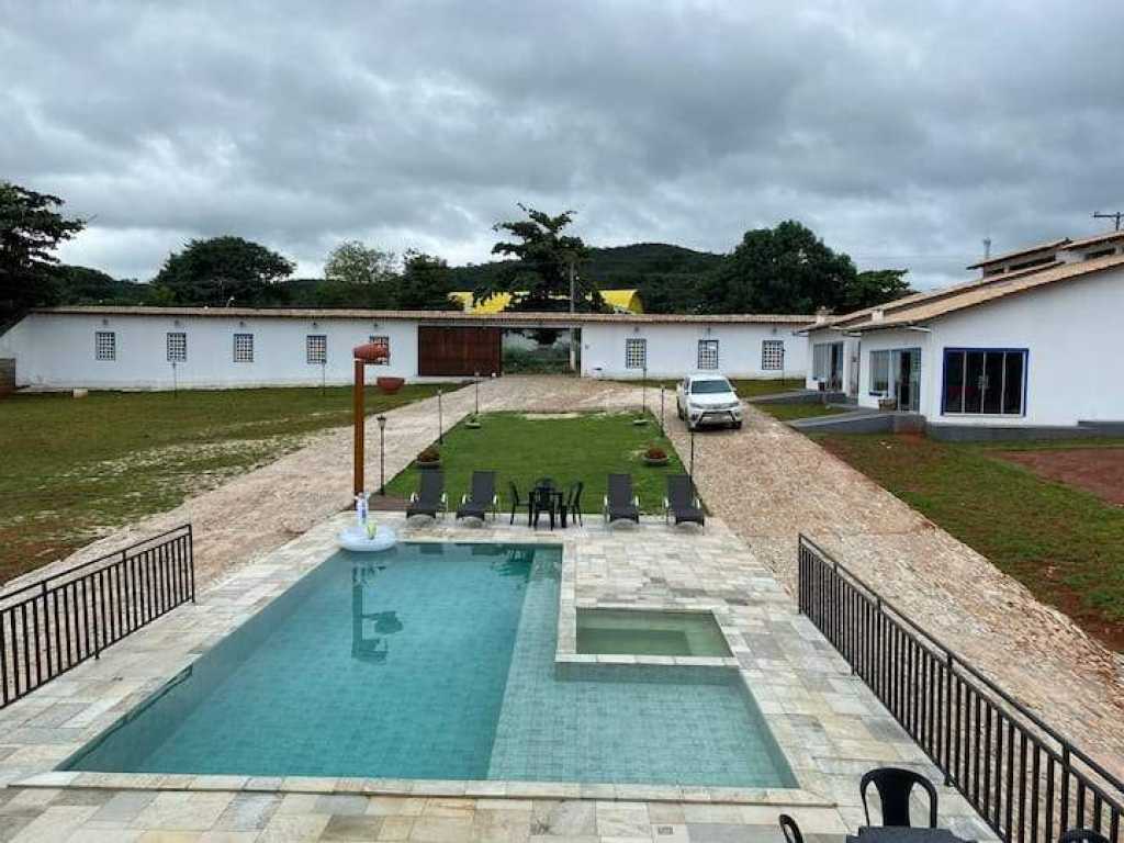 Casa Aconchegante com Piscina e Quadra de Areia