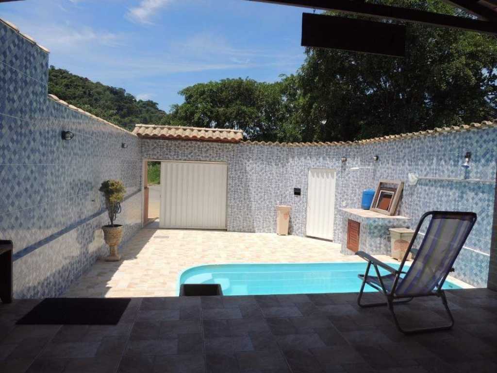 CASA PISCINA AZUL EN PARATY