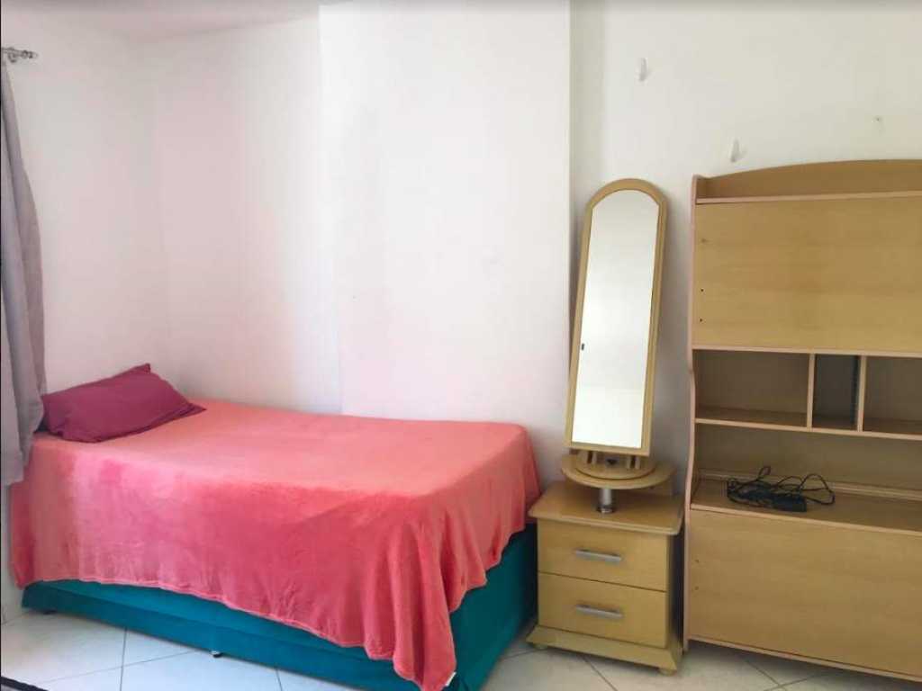 Apartamento em Balneário Camboriú, na quadra do mar, para alugar na temporada.