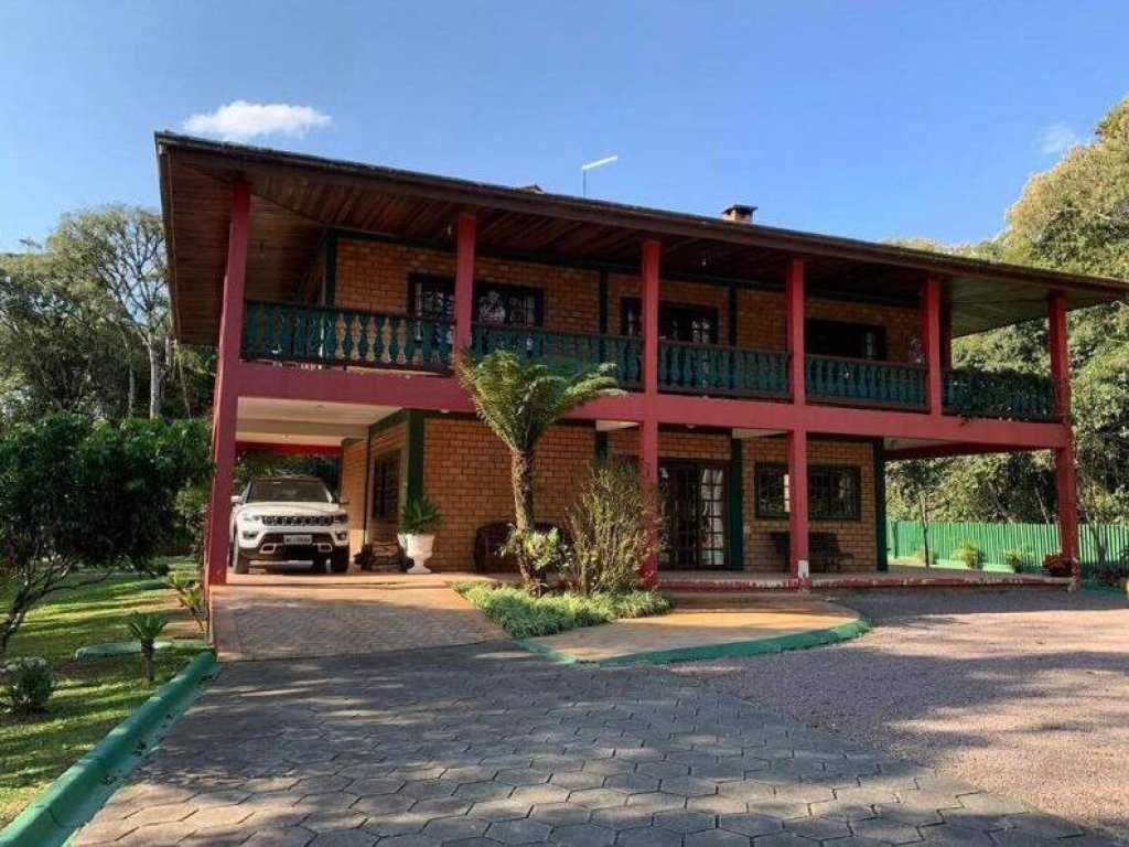 Country house near the Winery, overlooking the mountains, minutes from Curitiba