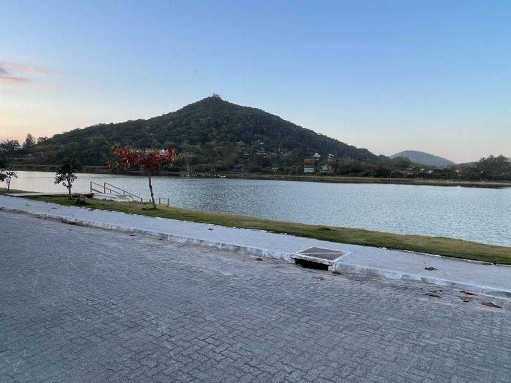 Casa na Barra de Ibiraquera Pé na Areia.