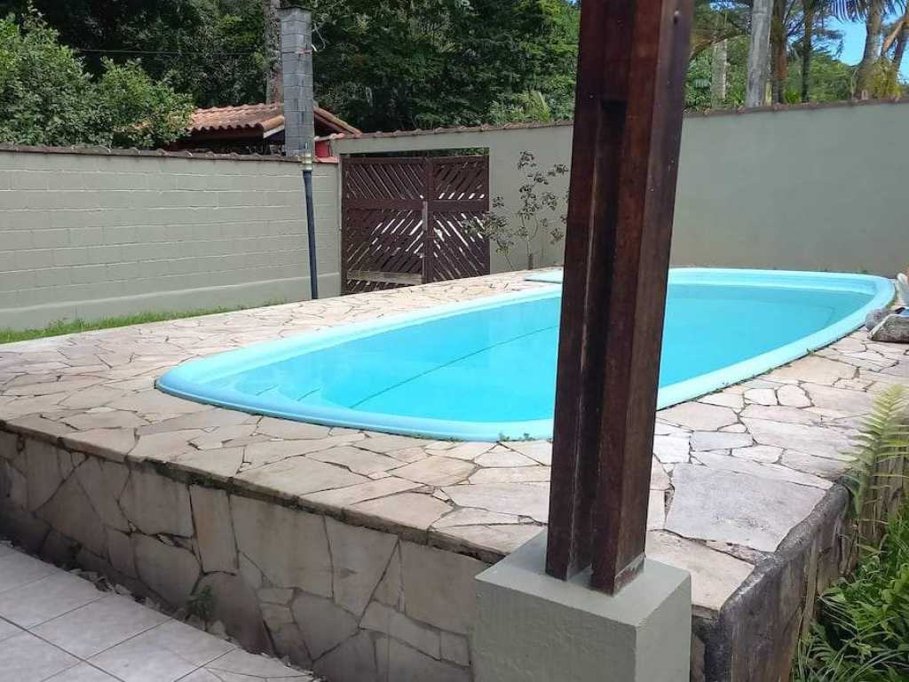 ÓTIMA CASA DE PRAIA COM PISCINA EM BERTIOGA - (Valor promocional para mais de 2 diárias, até 12 pessoas. Confira!)