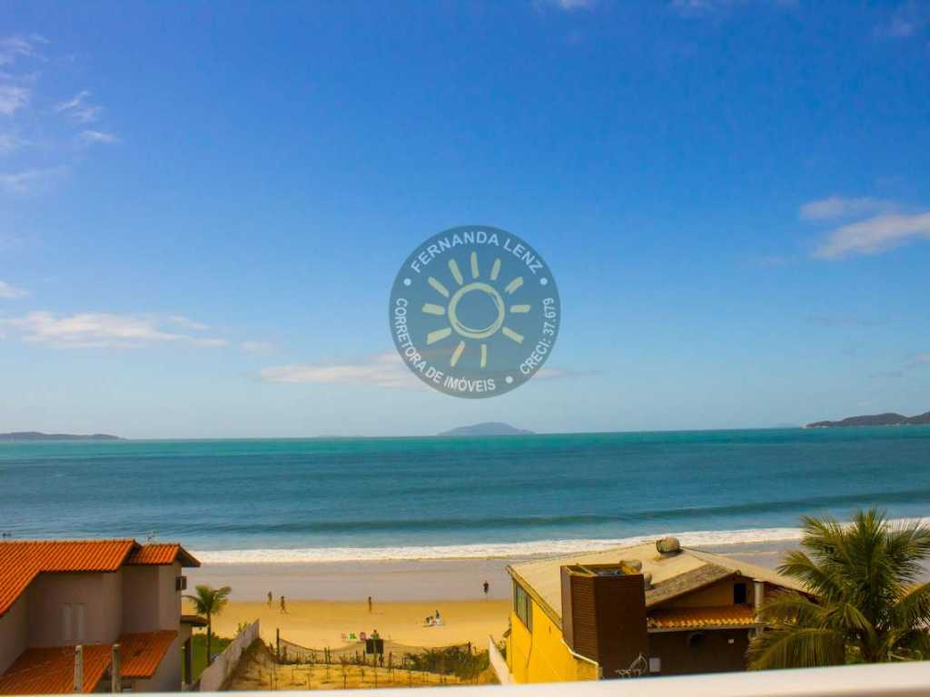 Apartamento com vista panorâmica para a praia de Quatro Ilhas em Bombinhas - Exclusivo.