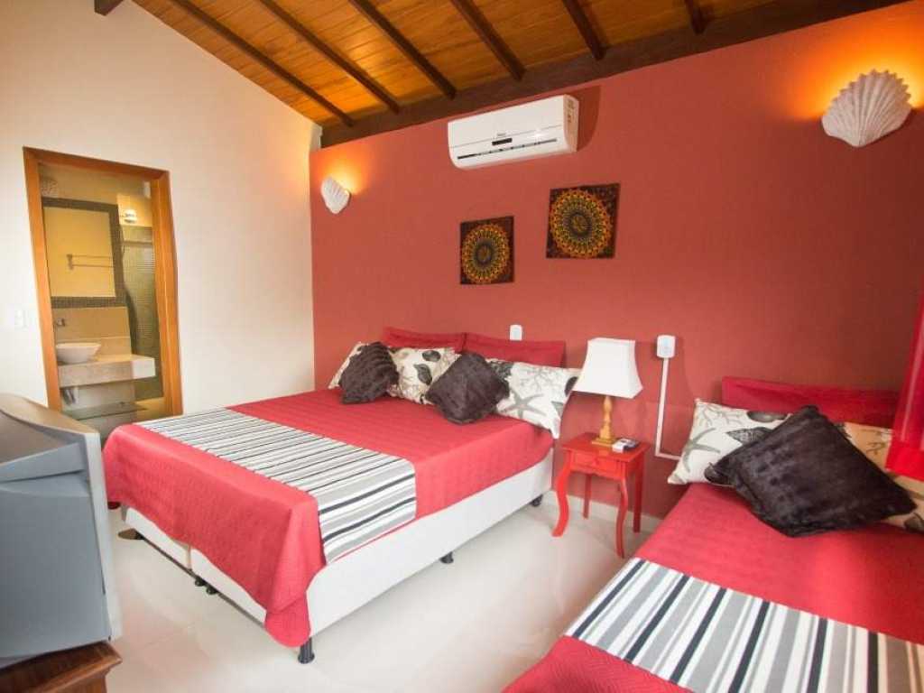 Casa super luxo nova com 4 suites e piscina na melhor localizacao de Arraial .