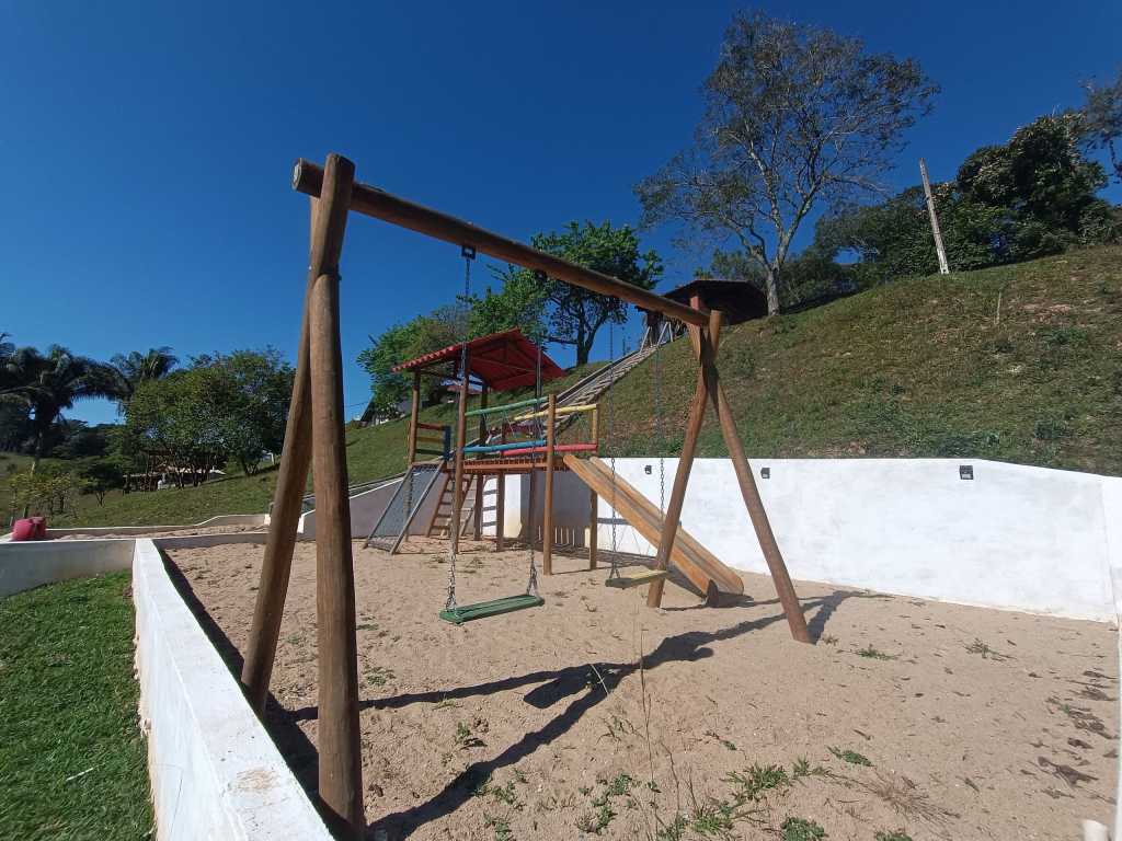 Piscina durante o dia, fogueira à noite. Seu refúgio perfeito. - Sit0036