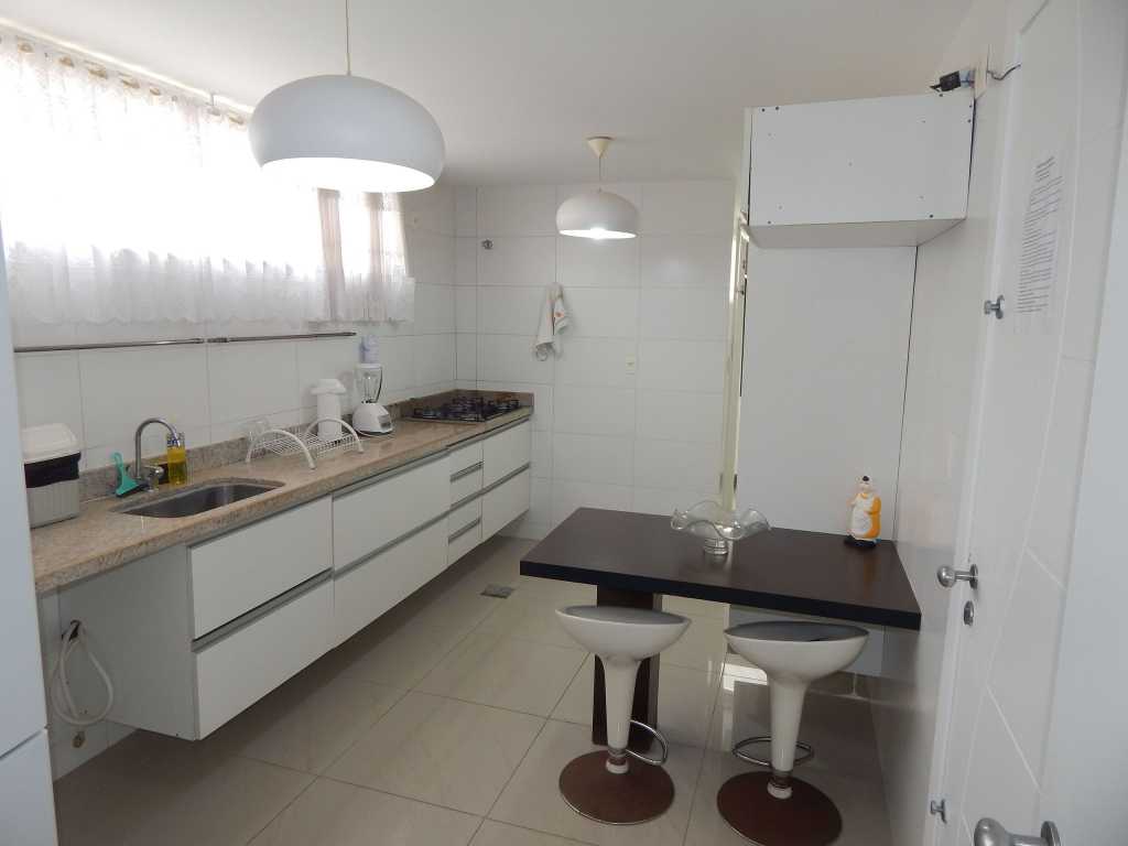 Apartamento Alto Luxo com 4 quartos em prédio de frente p/Mar com vista