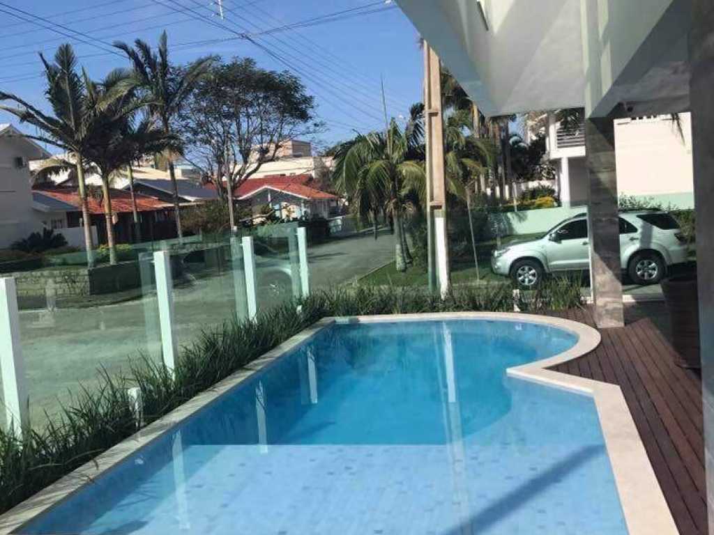 APTO NOVO! 2 DORMITÓRIOS C/ PISCINA.