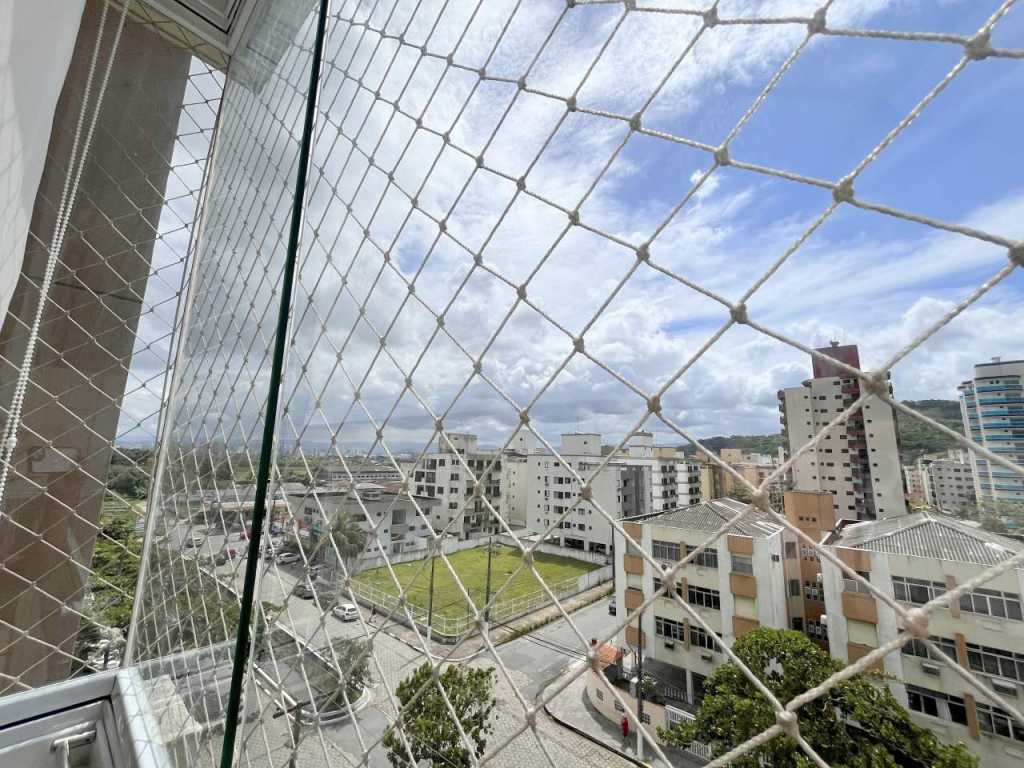 Apartamento Praia do Tombo com piscina e duas vagas de garagem