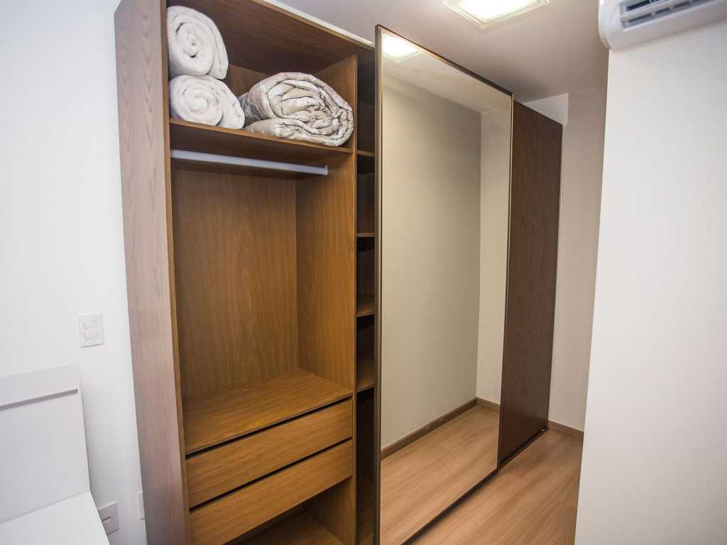 Apartamento de 2 Quartos no Centro - HUB1006A