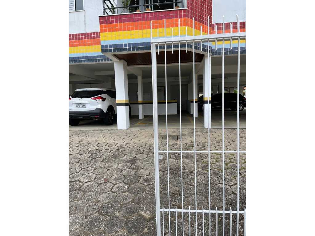 Apartamento a 1 quadra da praia da Barra da Lagoa