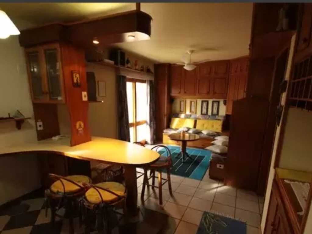 Suíte com quarto, banheiro e sala\cozinha completa na praia, com comodidade e segurança numa localização privilegiada.