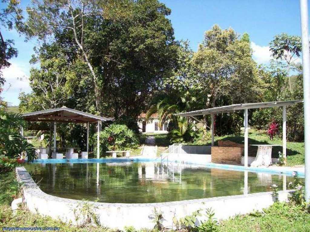 Rancho para temporada em Carmo do Rio Claro.