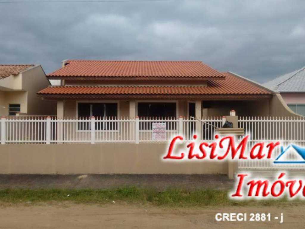 ÓTIMA CASA COM 4 QUARTOS E PISCINA EM ITAPOÁ SC