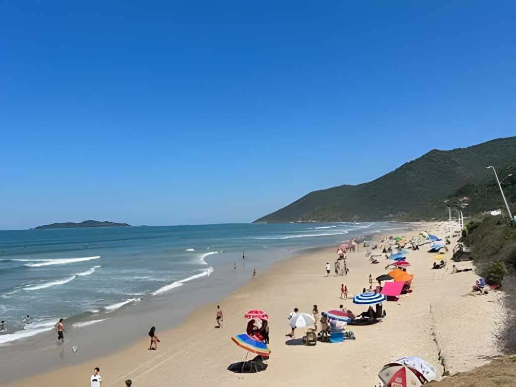 Refúgio Sereno a Passos da Praia: Casa Aconchegante na Praia dos Açores - REF 522