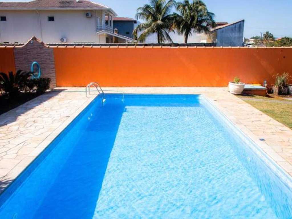 Casa com Piscina na Praia.