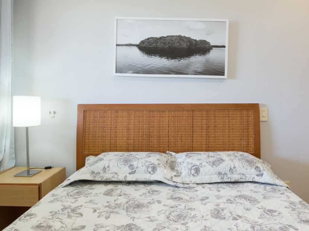 MRP301 Agradável flat com varanda e dois quartos na paradisíaca praia de Muro Alto.