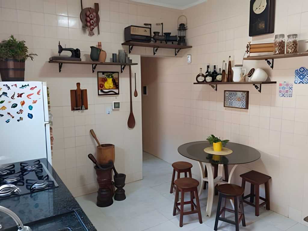 Casa, espaço gourmet, churrasqueira, fogão a lenha