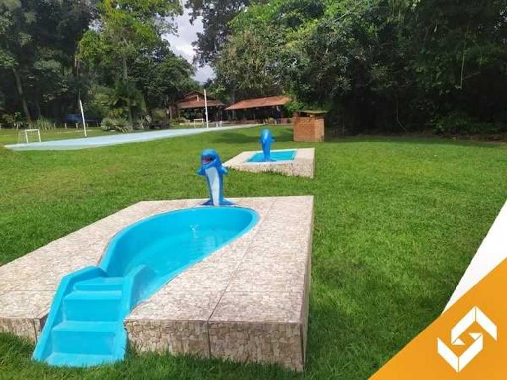 BELÍSSIMO RANCHO ÁS MARGENS DO RIO, C/4 SUÍTES, PISCINA E MESA DE SINUCA EM RIO QUENTE -GO.