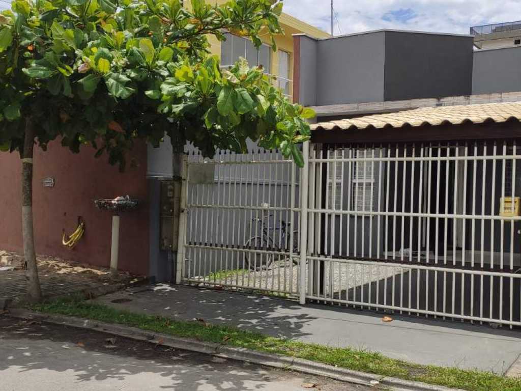 ÓTIMA CASA EM CAIOBÁ - COM DOIS QUARTOS - WIFI E AR CONDICIONADO