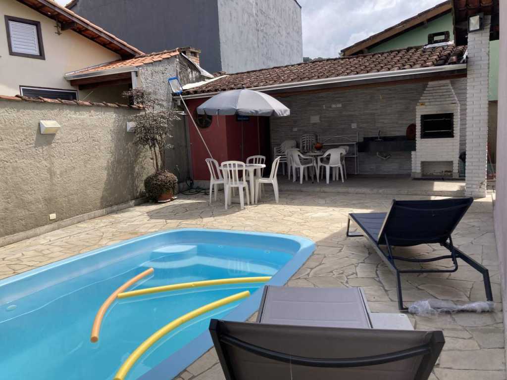 Casa Terrea com Piscina e Internet - Ar Opcional