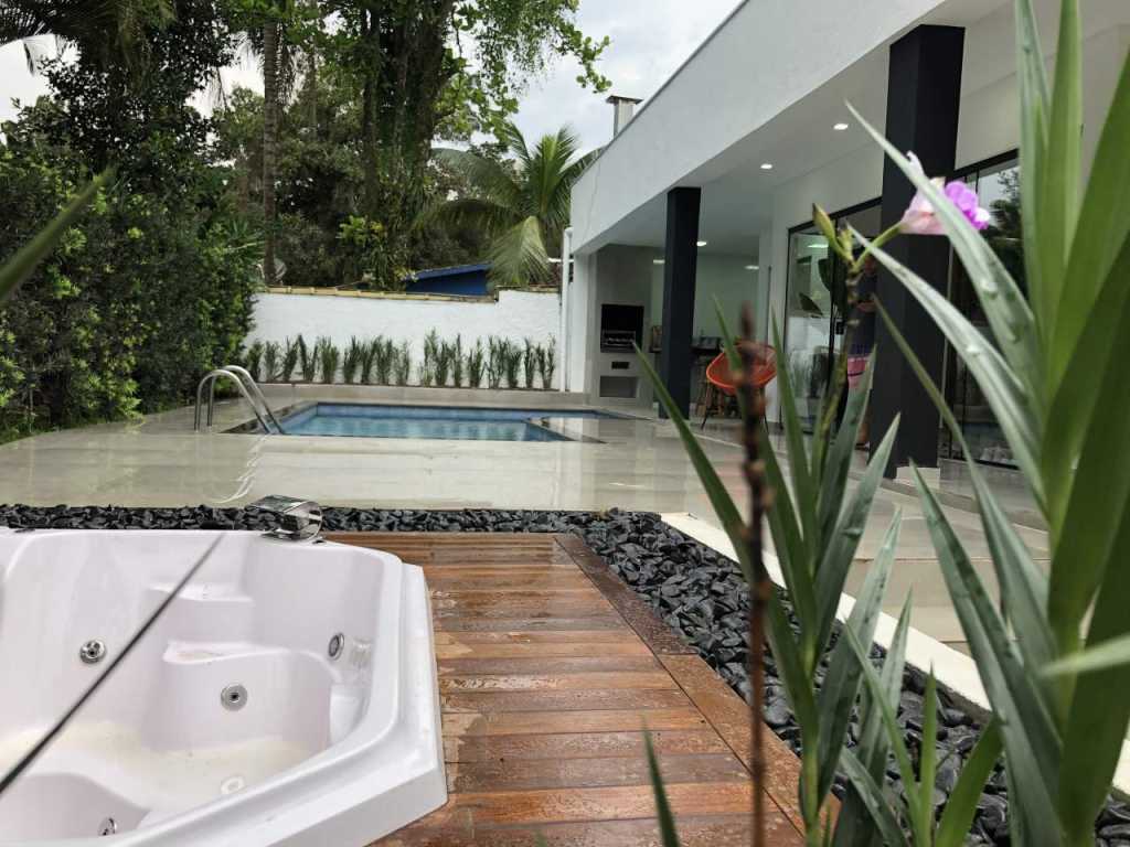 Casa linda com piscina, SPA e área gourmet