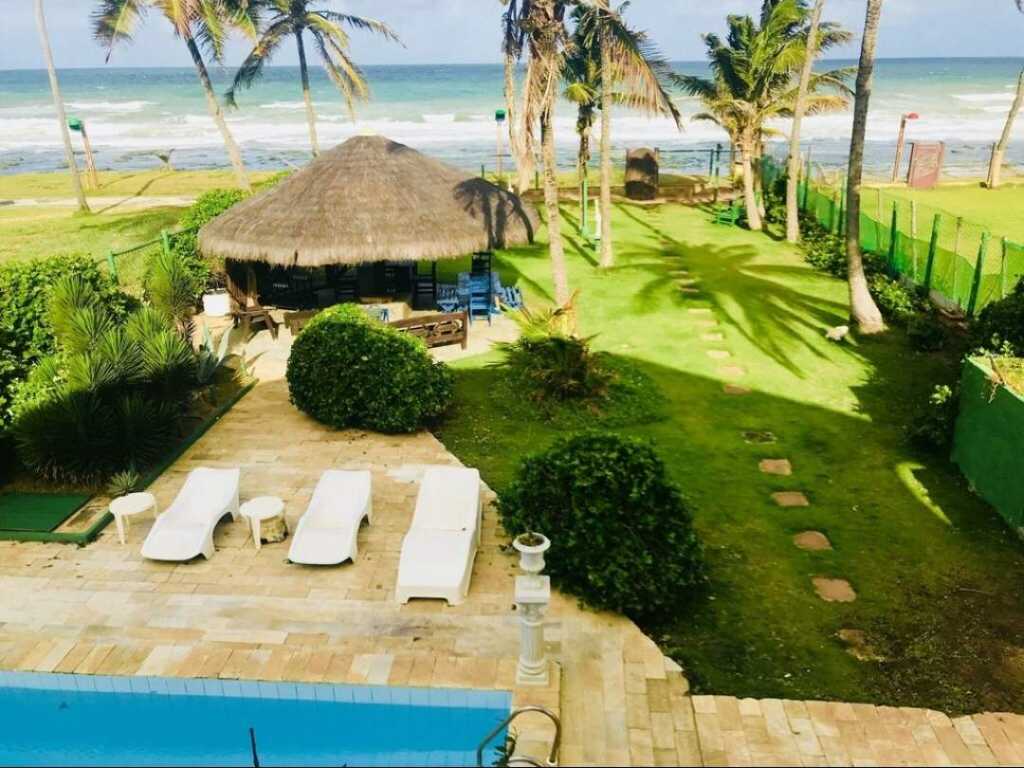 LINDA CASA PÉ NA AREIA EM VILAS DO ATLANTICO BAHIA