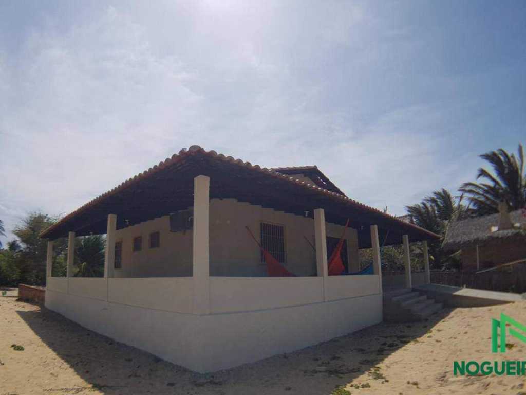 Casa com 2 quartos, 105 m²