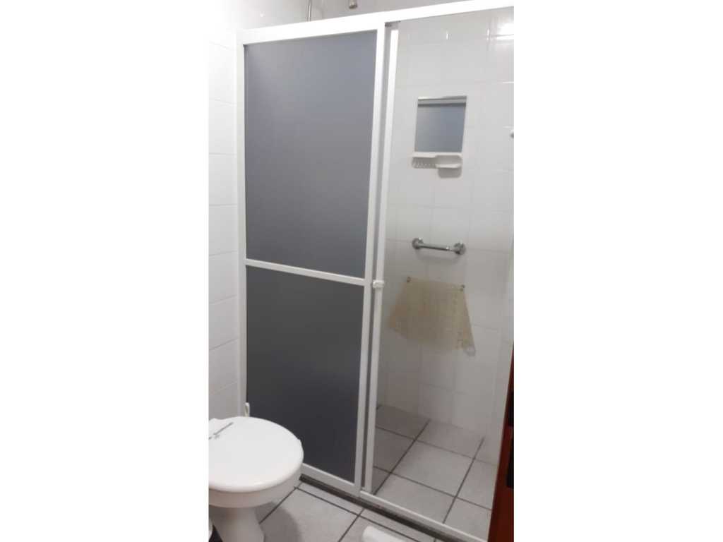 Suíte com quarto, banheiro e sala\cozinha completa na praia, com comodidade e segurança numa localização privilegiada.