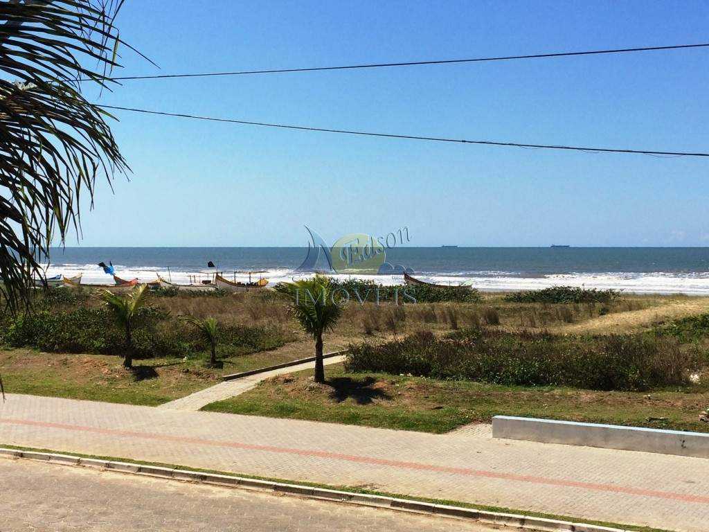 FRENTE MAR, sobrado geminado