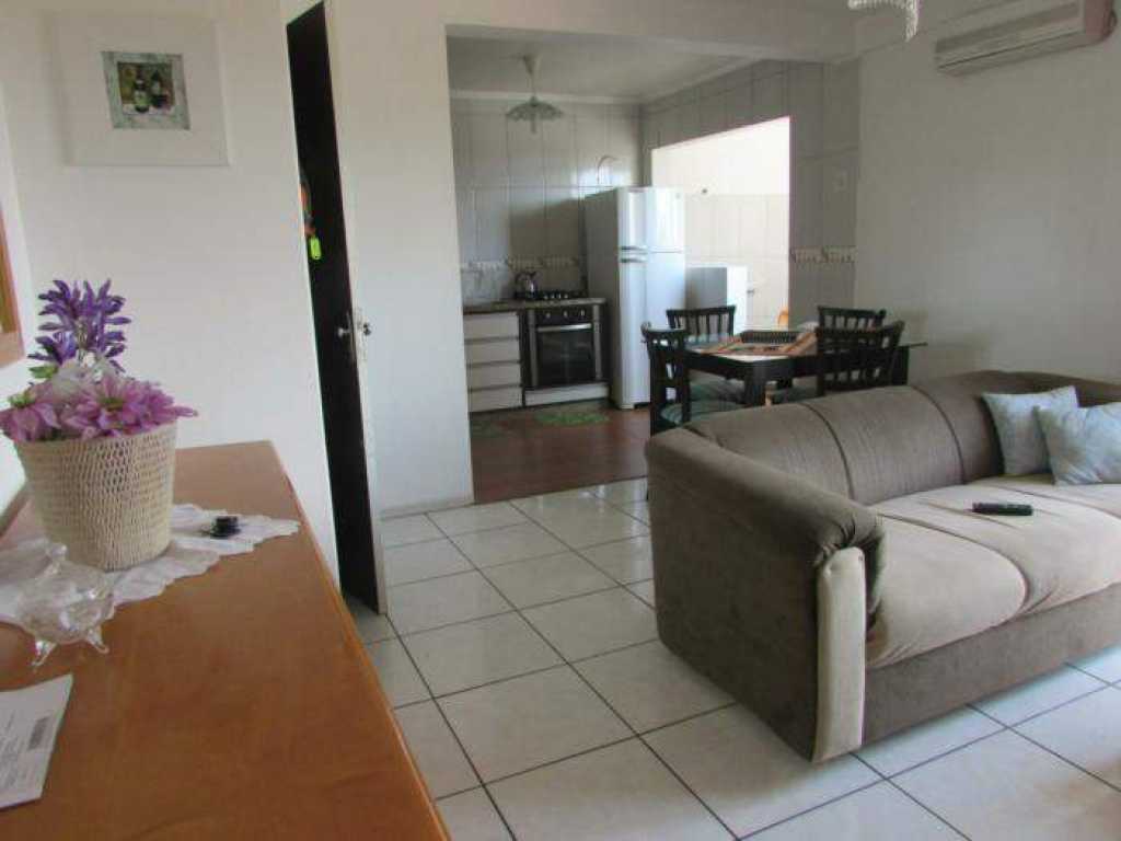 Apartamento 2 Dorm a 450metros da praia