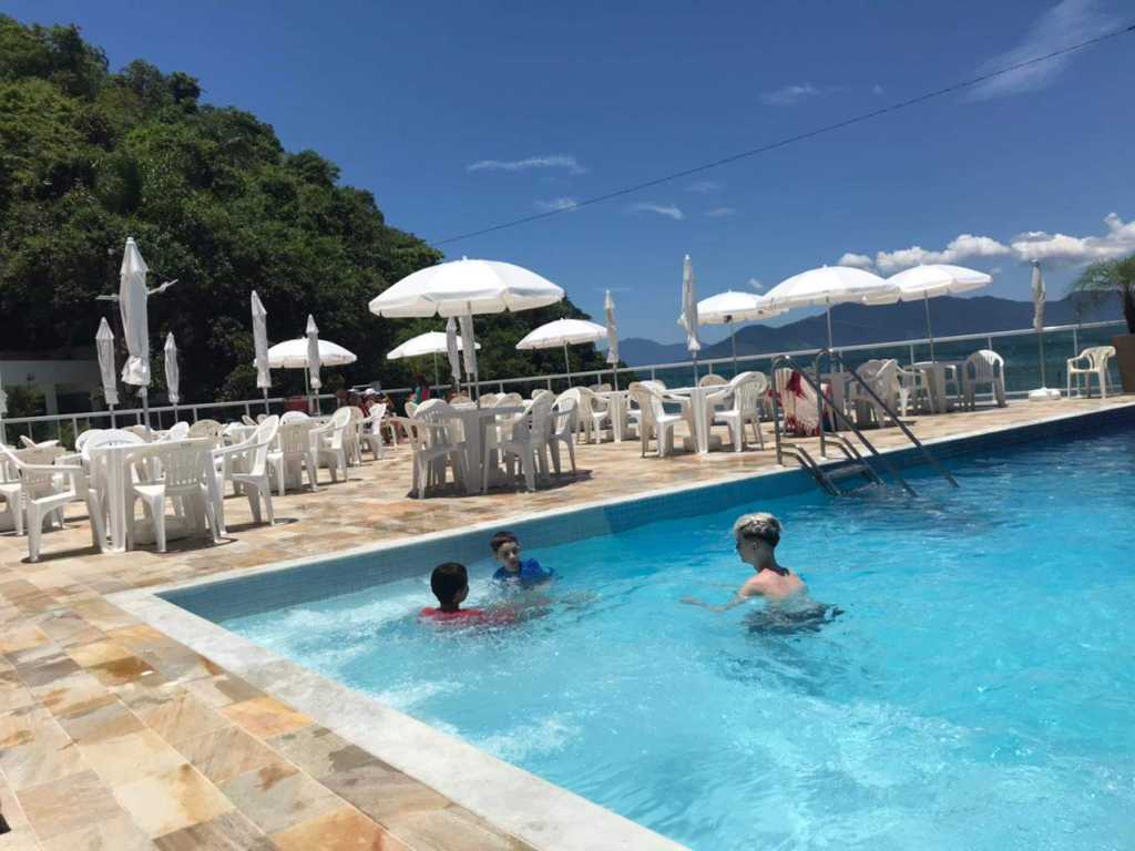 Alugo Apartamento Pé na  Areia ,frente pro Mar e piscina na Prainha 🏖em Caraguatatuba