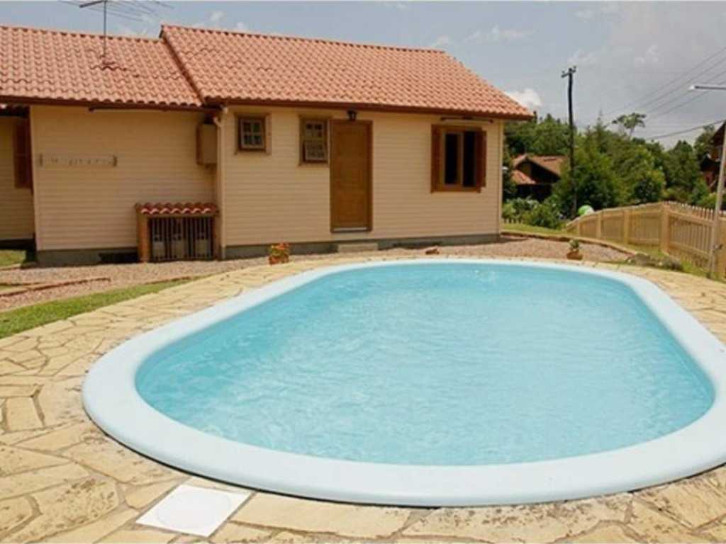 Acomodações para até 06 pessoas, com Piscina