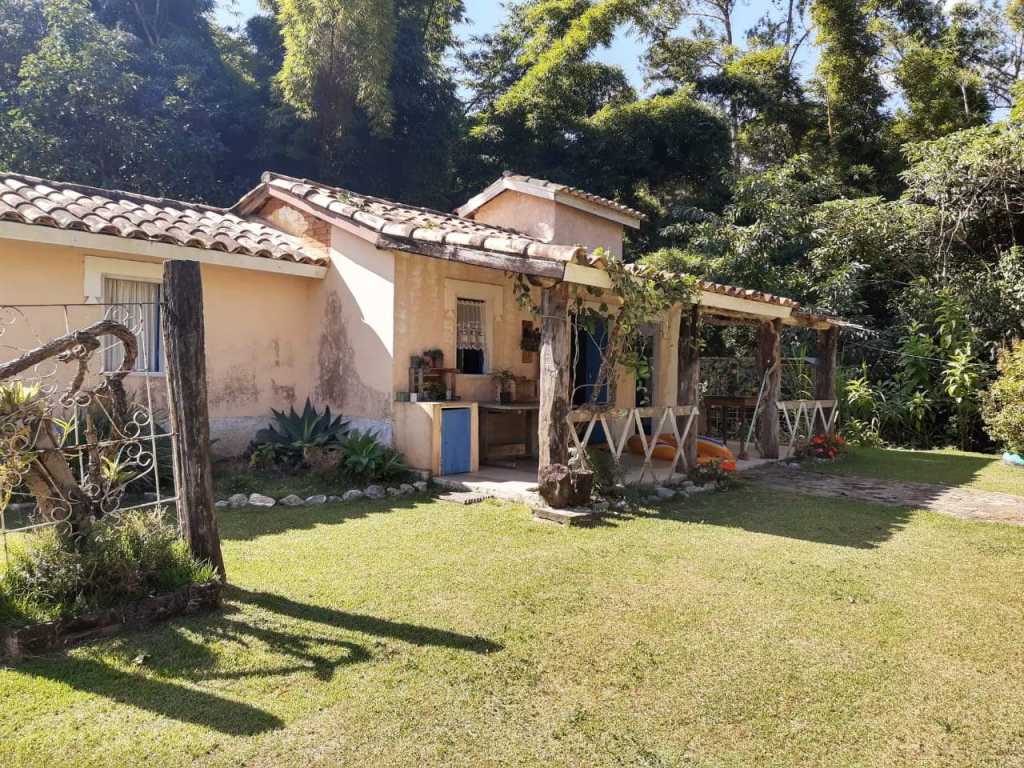 Casa rústica na beira de rio com internet