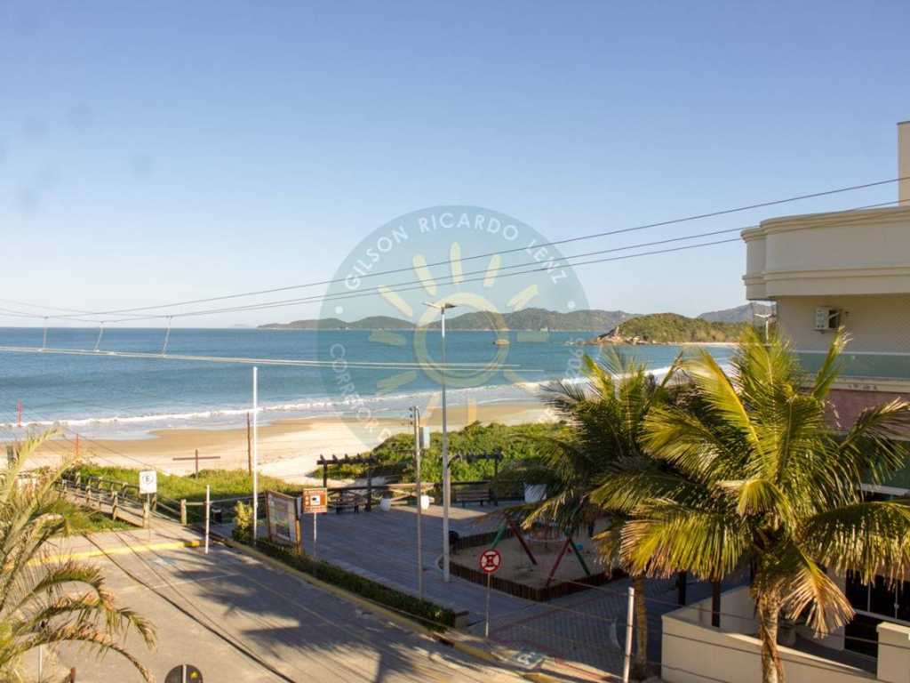 Apartamento com 2 suítes e vista para a praia de Quatro Ilhas - Bombinhas