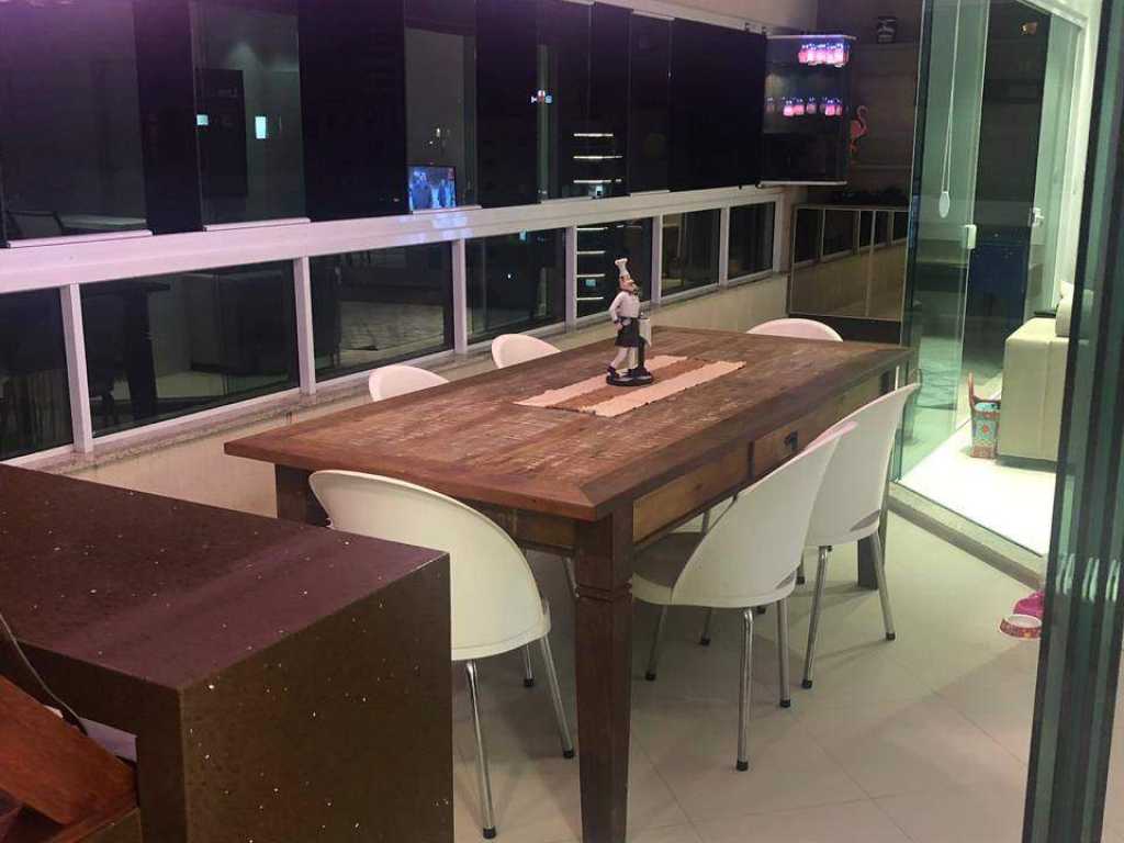 Apartamento de Alto Padrão a 200m da Praia