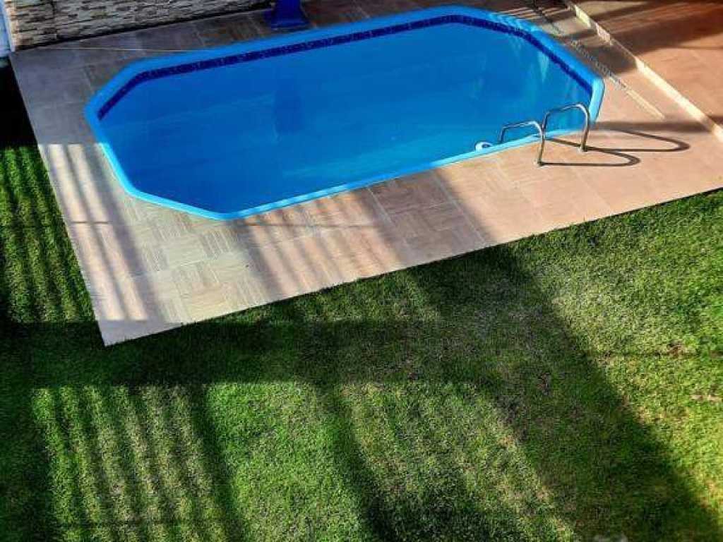 LINDA CASA DUPLEX COM PISCINA