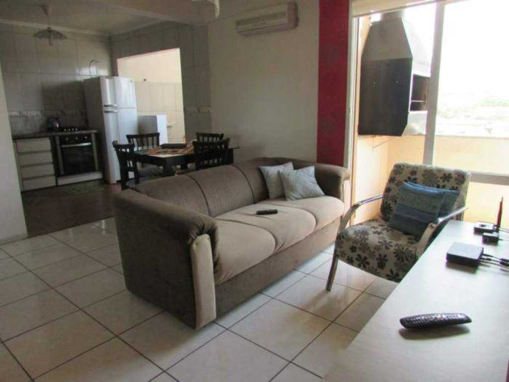 Apartamento 2 Dorm a 450metros da praia