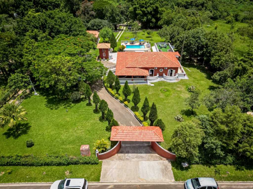 Casa:Chacará em Águas de Sâo Pedro - Inesquecível...(site.www. aguasdesaopedrorecantodoscolibris.com)