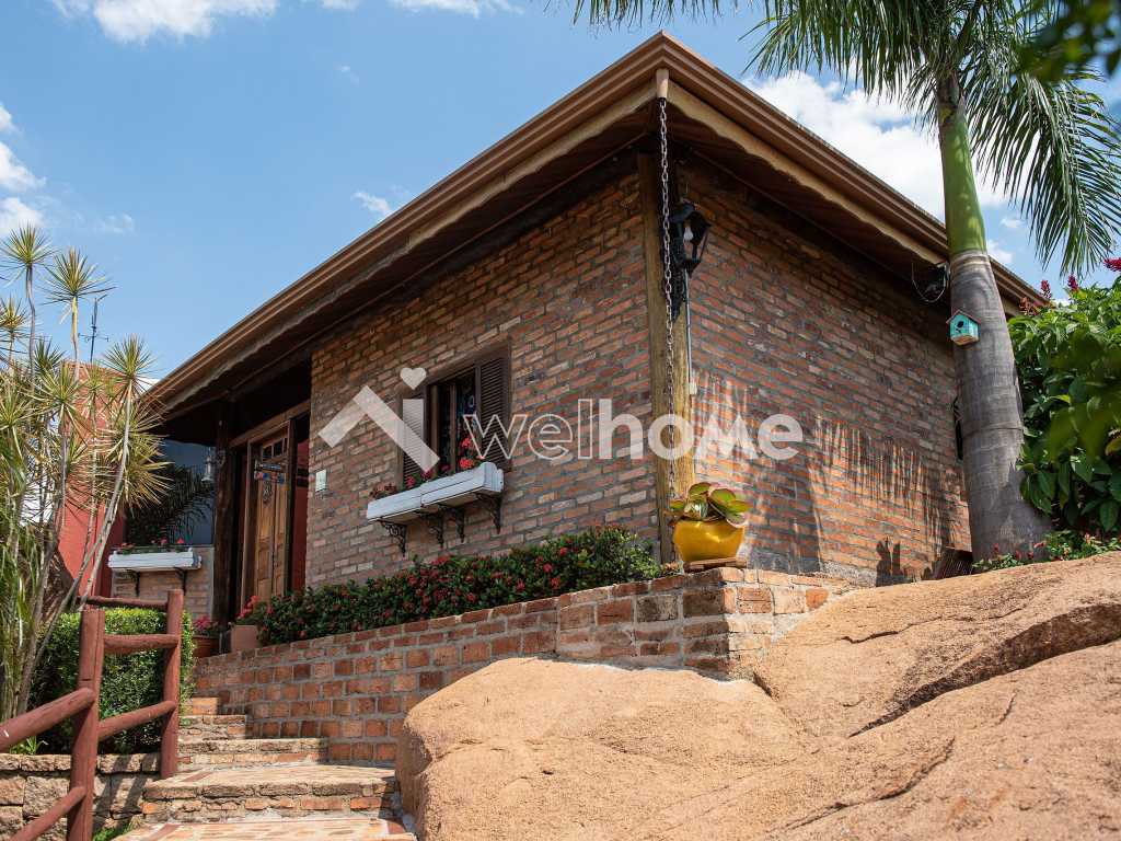 Casa na pedra com vista deslumbrante